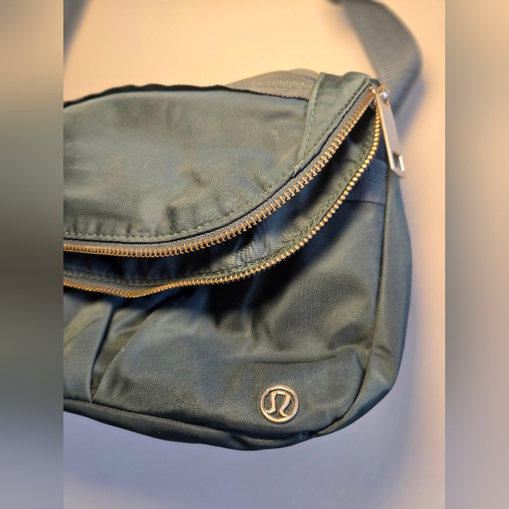 lululemon athletica Green Crossbody Bag